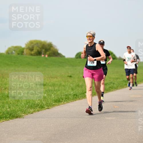 10.05.2026 - 8. Wedeler Halbmarathon Dr. Thomas Lammeyer http://msf.ph/oto/9706508 10.05.2026 11:57:58 Laufen 726, 785 meine-sportfotos.de