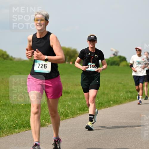 10.05.2026 - 8. Wedeler Halbmarathon Dr. Thomas Lammeyer http://msf.ph/oto/9706514 10.05.2026 11:58:00 Laufen 2163, 726 meine-sportfotos.de