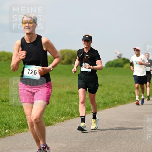 10.05.2026 - 8. Wedeler Halbmarathon Dr. Thomas Lammeyer http://msf.ph/oto/9706516 10.05.2026 11:58:00 Laufen 726 meine-sportfotos.de