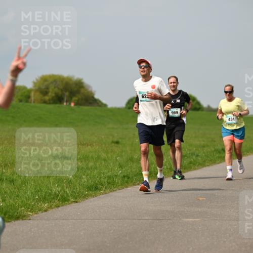 10.05.2026 - 8. Wedeler Halbmarathon Dr. Thomas Lammeyer http://msf.ph/oto/9706532 10.05.2026 11:58:01 Laufen 969, 431 meine-sportfotos.de
