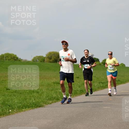 10.05.2026 - 8. Wedeler Halbmarathon Dr. Thomas Lammeyer http://msf.ph/oto/9706559 10.05.2026 11:58:03 Laufen 969, 431 meine-sportfotos.de
