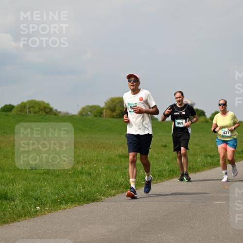10.05.2026 - 8. Wedeler Halbmarathon Dr. Thomas Lammeyer http://msf.ph/oto/9706561 10.05.2026 11:58:03 Laufen 969, 431 meine-sportfotos.de