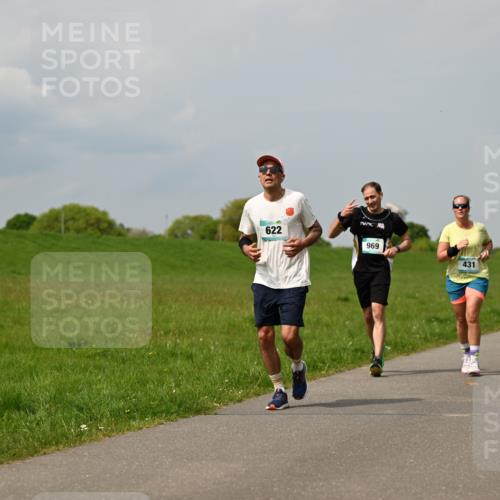 10.05.2026 - 8. Wedeler Halbmarathon Dr. Thomas Lammeyer http://msf.ph/oto/9706564 10.05.2026 11:58:03 Laufen 622, 969, 431 meine-sportfotos.de