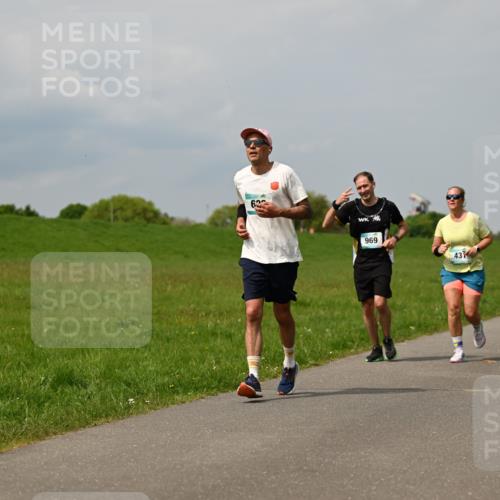 10.05.2026 - 8. Wedeler Halbmarathon Dr. Thomas Lammeyer http://msf.ph/oto/9706567 10.05.2026 11:58:03 Laufen 969, 437 meine-sportfotos.de