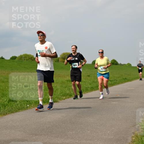 10.05.2026 - 8. Wedeler Halbmarathon Dr. Thomas Lammeyer http://msf.ph/oto/9706575 10.05.2026 11:58:04 Laufen 969, 431 meine-sportfotos.de