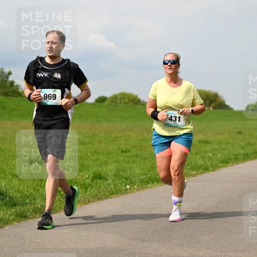 10.05.2026 - 8. Wedeler Halbmarathon Dr. Thomas Lammeyer http://msf.ph/oto/9706617 10.05.2026 11:58:07 Laufen 969, 431 meine-sportfotos.de