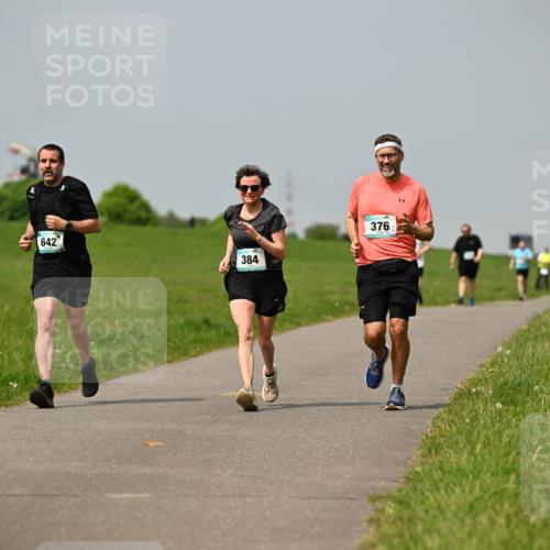 10.05.2026 - 8. Wedeler Halbmarathon Dr. Thomas Lammeyer http://msf.ph/oto/9706672 10.05.2026 11:58:10 Laufen 642, 384, 376 meine-sportfotos.de