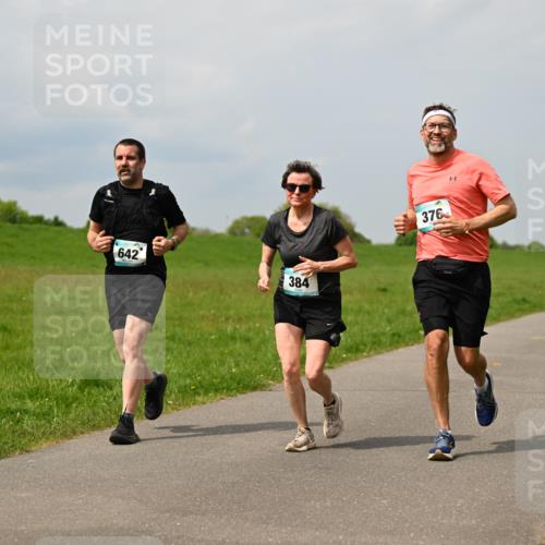 10.05.2026 - 8. Wedeler Halbmarathon Dr. Thomas Lammeyer http://msf.ph/oto/9706722 10.05.2026 11:58:15 Laufen 642, 384, 376 meine-sportfotos.de