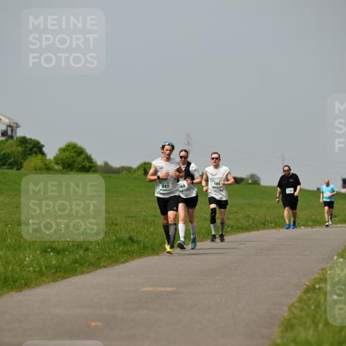 10.05.2026 - 8. Wedeler Halbmarathon Dr. Thomas Lammeyer http://msf.ph/oto/9706730 10.05.2026 11:58:16 Laufen 247, 164, 165 meine-sportfotos.de