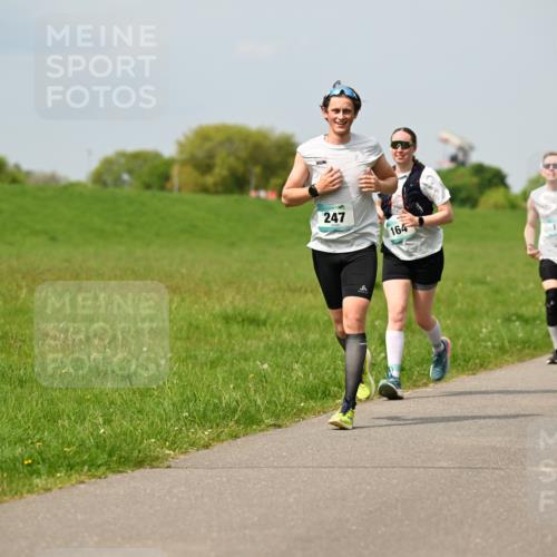 10.05.2026 - 8. Wedeler Halbmarathon Dr. Thomas Lammeyer http://msf.ph/oto/9706847 10.05.2026 11:58:23 Laufen 247, 164, 165 meine-sportfotos.de