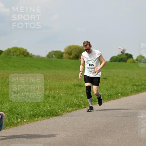 10.05.2026 - 8. Wedeler Halbmarathon Dr. Thomas Lammeyer http://msf.ph/oto/9706889 10.05.2026 11:58:27 Laufen 164, 165 meine-sportfotos.de