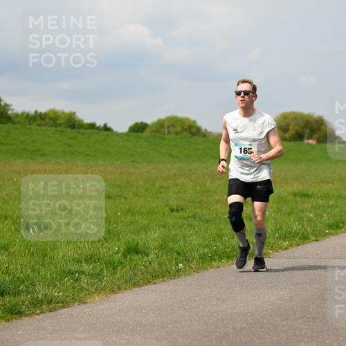 10.05.2026 - 8. Wedeler Halbmarathon Dr. Thomas Lammeyer http://msf.ph/oto/9706912 10.05.2026 11:58:28 Laufen 165 meine-sportfotos.de