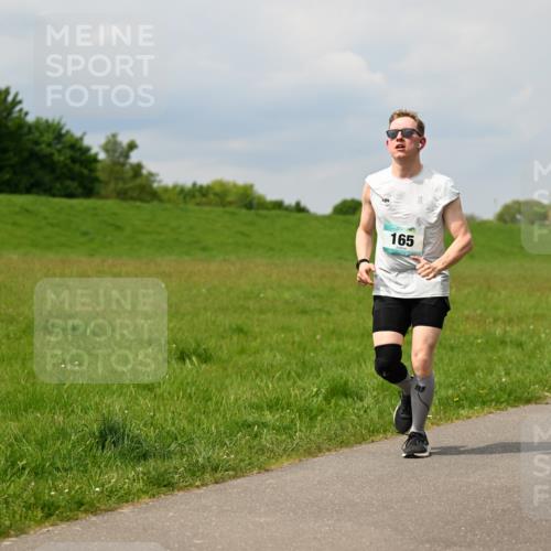 10.05.2026 - 8. Wedeler Halbmarathon Dr. Thomas Lammeyer http://msf.ph/oto/9706925 10.05.2026 11:58:28 Laufen 165 meine-sportfotos.de