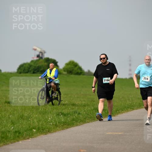 10.05.2026 - 8. Wedeler Halbmarathon Dr. Thomas Lammeyer http://msf.ph/oto/9706955 10.05.2026 11:58:35 Laufen 2194, 254, 2221 meine-sportfotos.de
