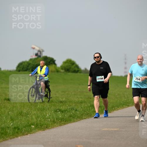 10.05.2026 - 8. Wedeler Halbmarathon Dr. Thomas Lammeyer http://msf.ph/oto/9706958 10.05.2026 11:58:36 Laufen 2194, 254, 2221 meine-sportfotos.de