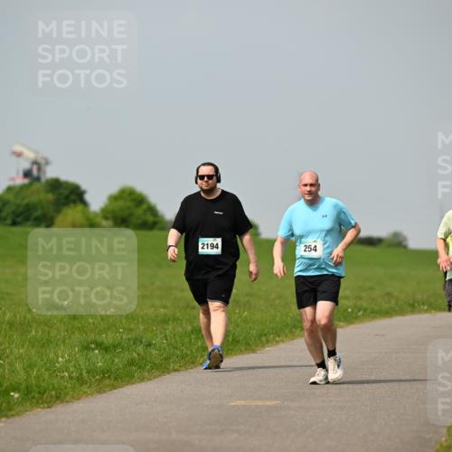 10.05.2026 - 8. Wedeler Halbmarathon Dr. Thomas Lammeyer http://msf.ph/oto/9706968 10.05.2026 11:58:36 Laufen 2194, 254, 2221 meine-sportfotos.de