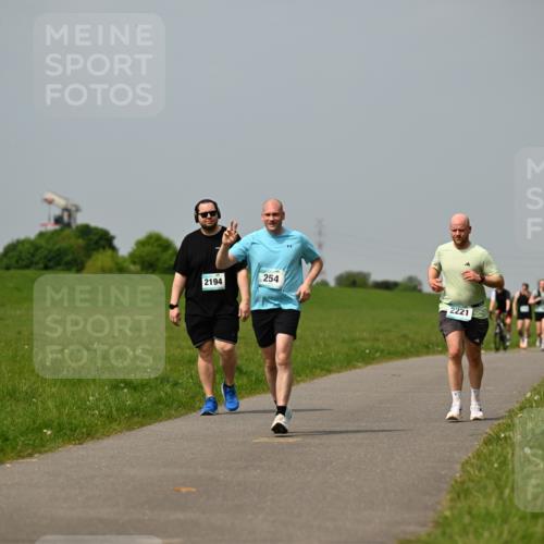 10.05.2026 - 8. Wedeler Halbmarathon Dr. Thomas Lammeyer http://msf.ph/oto/9706974 10.05.2026 11:58:37 Laufen 2194, 254, 2221 meine-sportfotos.de