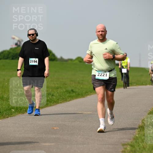 10.05.2026 - 8. Wedeler Halbmarathon Dr. Thomas Lammeyer http://msf.ph/oto/9707022 10.05.2026 11:58:41 Laufen 2194, 2221 meine-sportfotos.de