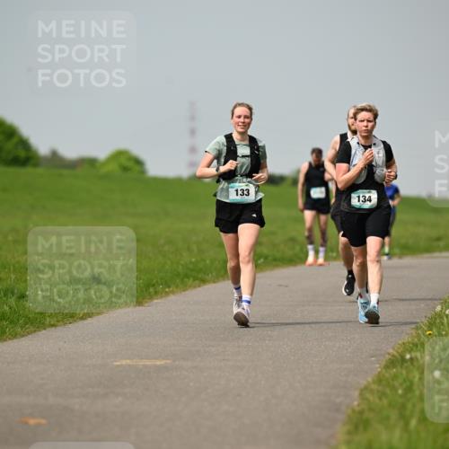 10.05.2026 - 8. Wedeler Halbmarathon Dr. Thomas Lammeyer http://msf.ph/oto/9707116 10.05.2026 11:58:55 Laufen 133, 134 meine-sportfotos.de
