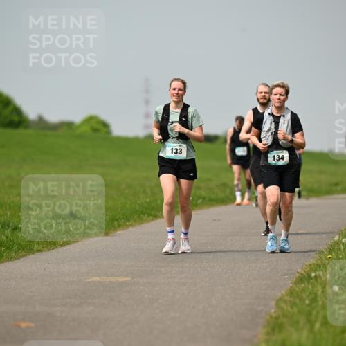 10.05.2026 - 8. Wedeler Halbmarathon Dr. Thomas Lammeyer http://msf.ph/oto/9707120 10.05.2026 11:58:55 Laufen 133, 134 meine-sportfotos.de
