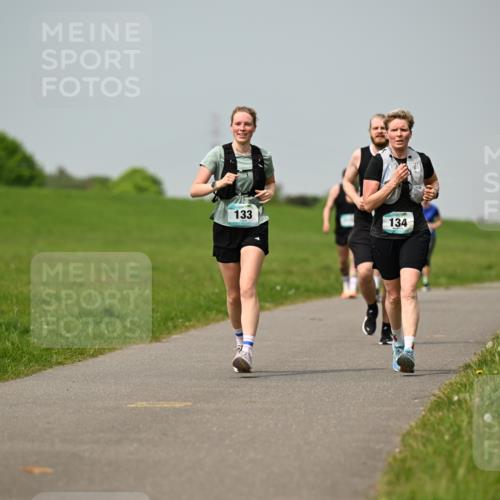 10.05.2026 - 8. Wedeler Halbmarathon Dr. Thomas Lammeyer http://msf.ph/oto/9707122 10.05.2026 11:58:55 Laufen 133, 134 meine-sportfotos.de
