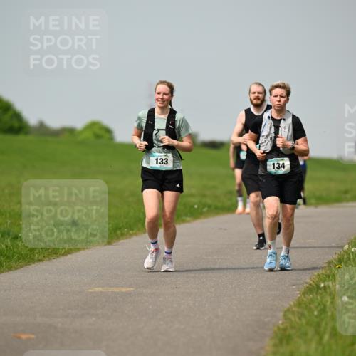 10.05.2026 - 8. Wedeler Halbmarathon Dr. Thomas Lammeyer http://msf.ph/oto/9707128 10.05.2026 11:58:56 Laufen 133, 134 meine-sportfotos.de