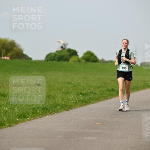 10.05.2026 - 8. Wedeler Halbmarathon Dr. Thomas Lammeyer http://msf.ph/oto/9707149 10.05.2026 11:58:57 Laufen 133, 134 meine-sportfotos.de