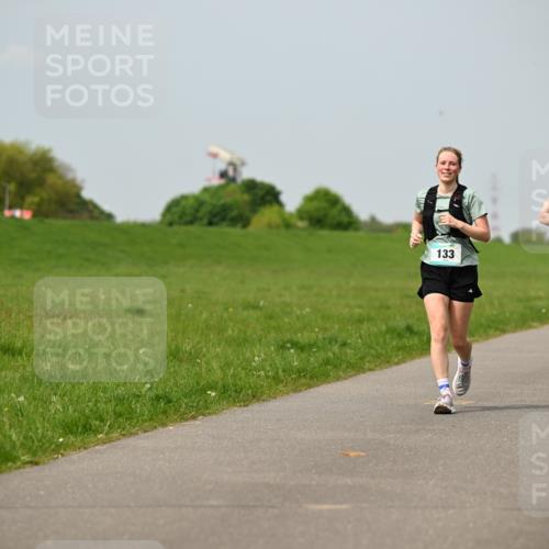 10.05.2026 - 8. Wedeler Halbmarathon Dr. Thomas Lammeyer http://msf.ph/oto/9707151 10.05.2026 11:58:57 Laufen 133, 134 meine-sportfotos.de