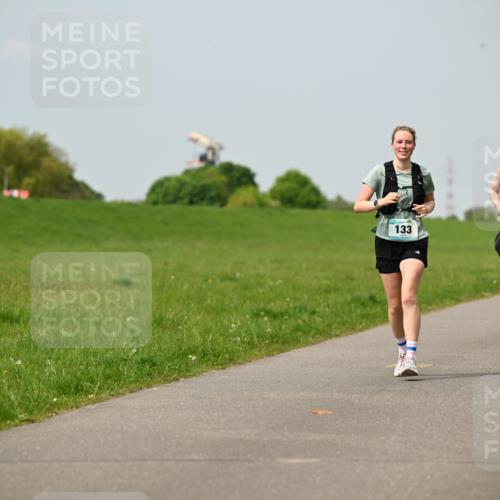 10.05.2026 - 8. Wedeler Halbmarathon Dr. Thomas Lammeyer http://msf.ph/oto/9707155 10.05.2026 11:58:58 Laufen 133, 134 meine-sportfotos.de