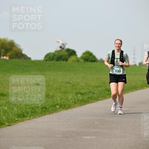 10.05.2026 - 8. Wedeler Halbmarathon Dr. Thomas Lammeyer http://msf.ph/oto/9707158 10.05.2026 11:58:58 Laufen 133, 134 meine-sportfotos.de