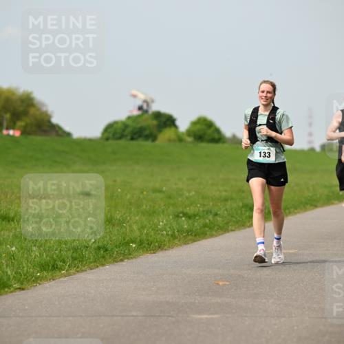 10.05.2026 - 8. Wedeler Halbmarathon Dr. Thomas Lammeyer http://msf.ph/oto/9707163 10.05.2026 11:58:58 Laufen 133, 134 meine-sportfotos.de