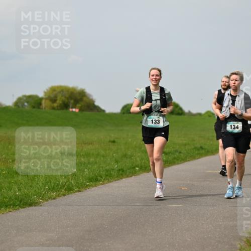 10.05.2026 - 8. Wedeler Halbmarathon Dr. Thomas Lammeyer http://msf.ph/oto/9707185 10.05.2026 11:59:00 Laufen 133, 134 meine-sportfotos.de