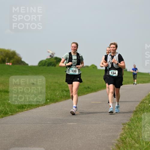 10.05.2026 - 8. Wedeler Halbmarathon Dr. Thomas Lammeyer http://msf.ph/oto/9707194 10.05.2026 11:58:59 Laufen 133, 134 meine-sportfotos.de