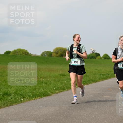 10.05.2026 - 8. Wedeler Halbmarathon Dr. Thomas Lammeyer http://msf.ph/oto/9707214 10.05.2026 11:59:01 Laufen 133, 134 meine-sportfotos.de