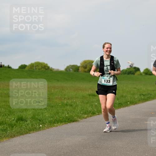 10.05.2026 - 8. Wedeler Halbmarathon Dr. Thomas Lammeyer http://msf.ph/oto/9707216 10.05.2026 11:59:01 Laufen 133, 134 meine-sportfotos.de