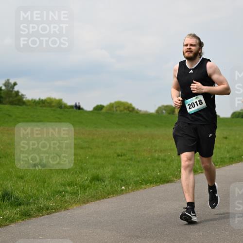 10.05.2026 - 8. Wedeler Halbmarathon Dr. Thomas Lammeyer http://msf.ph/oto/9707252 10.05.2026 11:59:05 Laufen 2018 meine-sportfotos.de