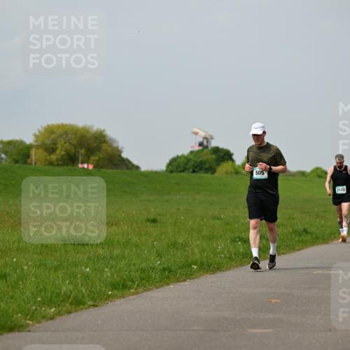10.05.2026 - 8. Wedeler Halbmarathon Dr. Thomas Lammeyer http://msf.ph/oto/9707266 10.05.2026 11:59:06 Laufen 505, 2173, 1039 meine-sportfotos.de
