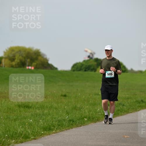 10.05.2026 - 8. Wedeler Halbmarathon Dr. Thomas Lammeyer http://msf.ph/oto/9707276 10.05.2026 11:59:07 Laufen 505, 2173, 103 meine-sportfotos.de