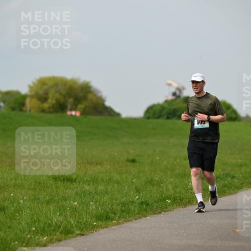 10.05.2026 - 8. Wedeler Halbmarathon Dr. Thomas Lammeyer http://msf.ph/oto/9707281 10.05.2026 11:59:07 Laufen 505, 2173 meine-sportfotos.de