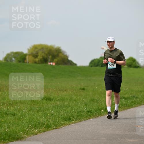 10.05.2026 - 8. Wedeler Halbmarathon Dr. Thomas Lammeyer http://msf.ph/oto/9707292 10.05.2026 11:59:08 Laufen 505, 2173, 1039 meine-sportfotos.de