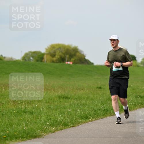10.05.2026 - 8. Wedeler Halbmarathon Dr. Thomas Lammeyer http://msf.ph/oto/9707311 10.05.2026 11:59:09 Laufen 2173 meine-sportfotos.de