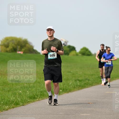 10.05.2026 - 8. Wedeler Halbmarathon Dr. Thomas Lammeyer http://msf.ph/oto/9707321 10.05.2026 11:59:09 Laufen 505 meine-sportfotos.de