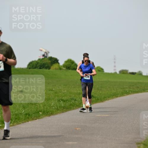 10.05.2026 - 8. Wedeler Halbmarathon Dr. Thomas Lammeyer http://msf.ph/oto/9707330 10.05.2026 11:59:10 Laufen 505, 039, 783 meine-sportfotos.de