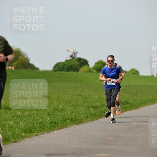 10.05.2026 - 8. Wedeler Halbmarathon Dr. Thomas Lammeyer http://msf.ph/oto/9707338 10.05.2026 11:59:11 Laufen 505, 039 meine-sportfotos.de