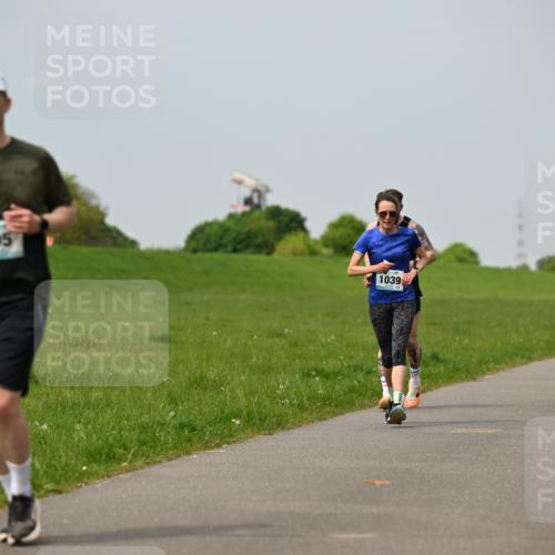 10.05.2026 - 8. Wedeler Halbmarathon Dr. Thomas Lammeyer http://msf.ph/oto/9707341 10.05.2026 11:59:11 Laufen 505, 1039 meine-sportfotos.de