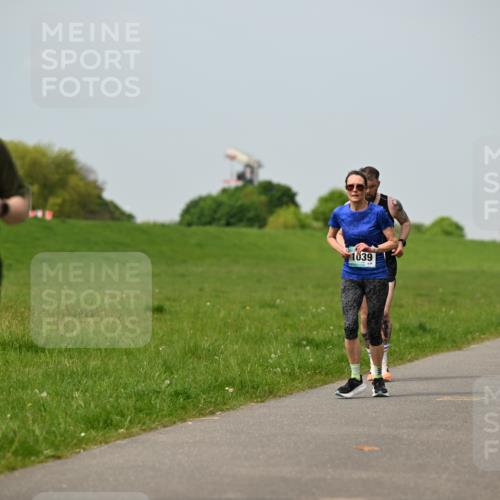 10.05.2026 - 8. Wedeler Halbmarathon Dr. Thomas Lammeyer http://msf.ph/oto/9707343 10.05.2026 11:59:11 Laufen 505, 1039 meine-sportfotos.de