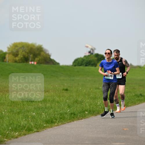 10.05.2026 - 8. Wedeler Halbmarathon Dr. Thomas Lammeyer http://msf.ph/oto/9707354 10.05.2026 11:59:11 Laufen 505, 039, 173 meine-sportfotos.de