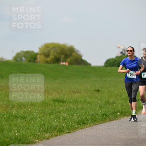 10.05.2026 - 8. Wedeler Halbmarathon Dr. Thomas Lammeyer http://msf.ph/oto/9707362 10.05.2026 11:59:12 Laufen 1039, 2173 meine-sportfotos.de