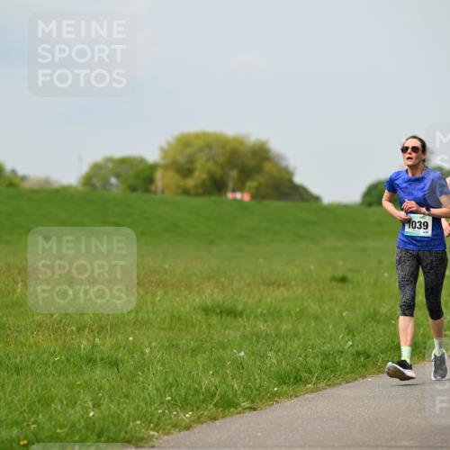 10.05.2026 - 8. Wedeler Halbmarathon Dr. Thomas Lammeyer http://msf.ph/oto/9707369 10.05.2026 11:59:12 Laufen 1039, 2173 meine-sportfotos.de
