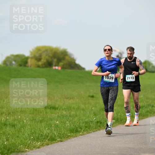10.05.2026 - 8. Wedeler Halbmarathon Dr. Thomas Lammeyer http://msf.ph/oto/9707373 10.05.2026 11:59:13 Laufen 1039, 2173 meine-sportfotos.de